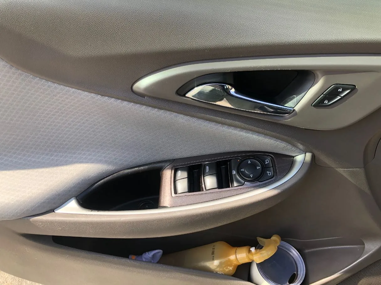 Car image 20