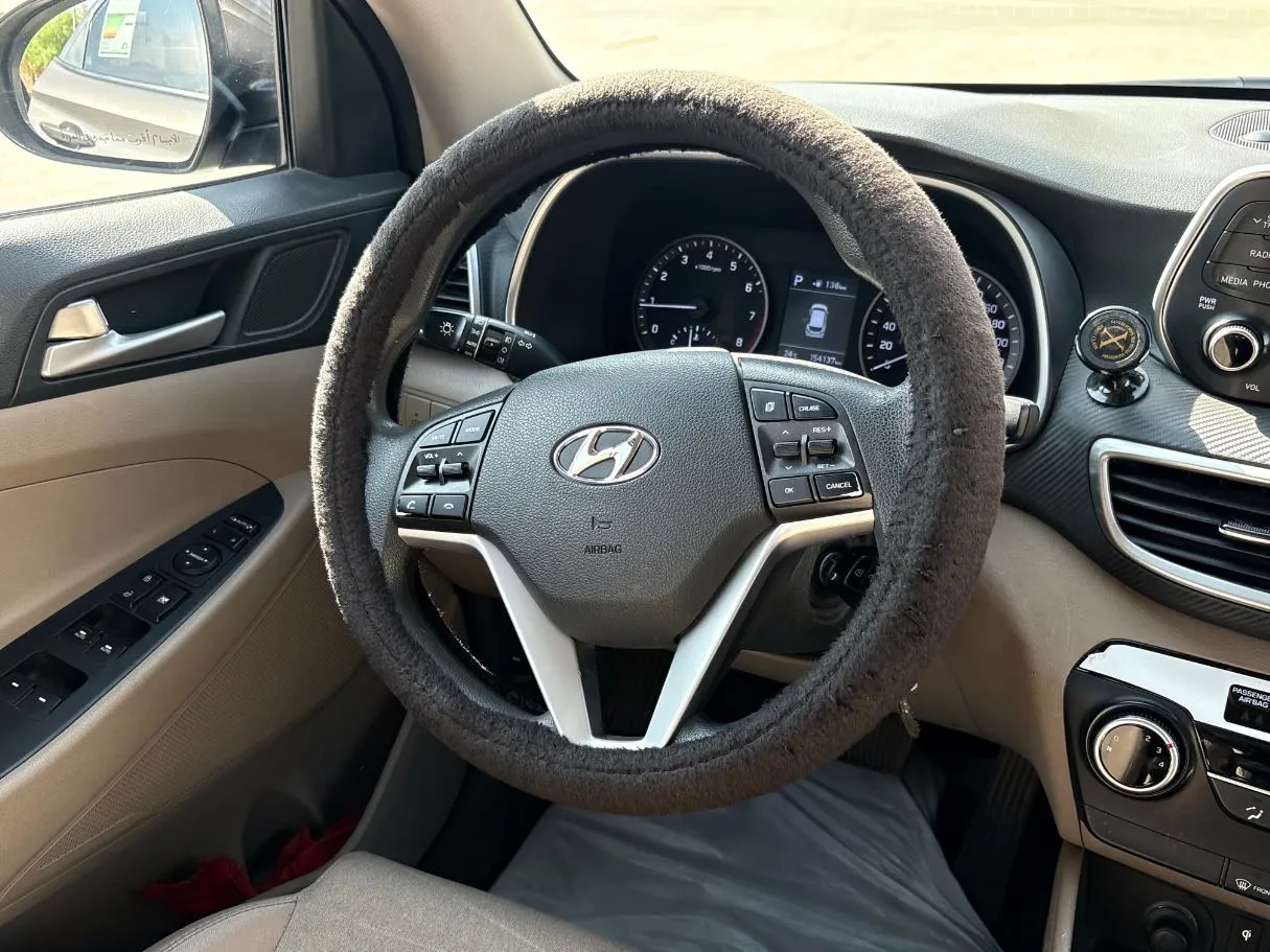 Car image 22