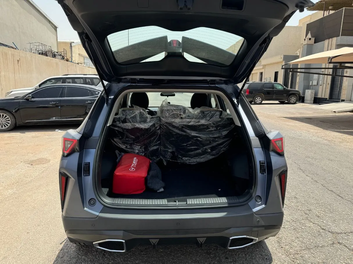 Car image 23