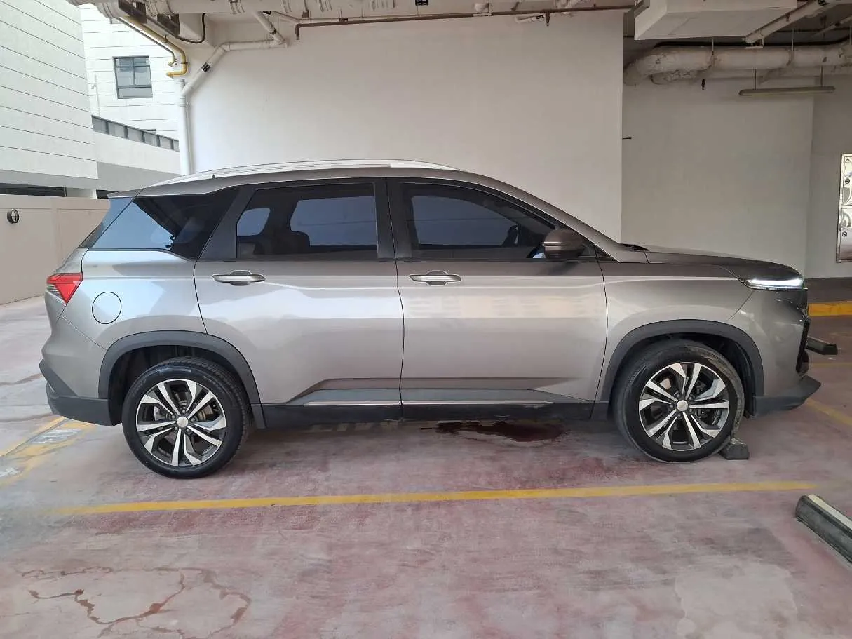 Car image 8