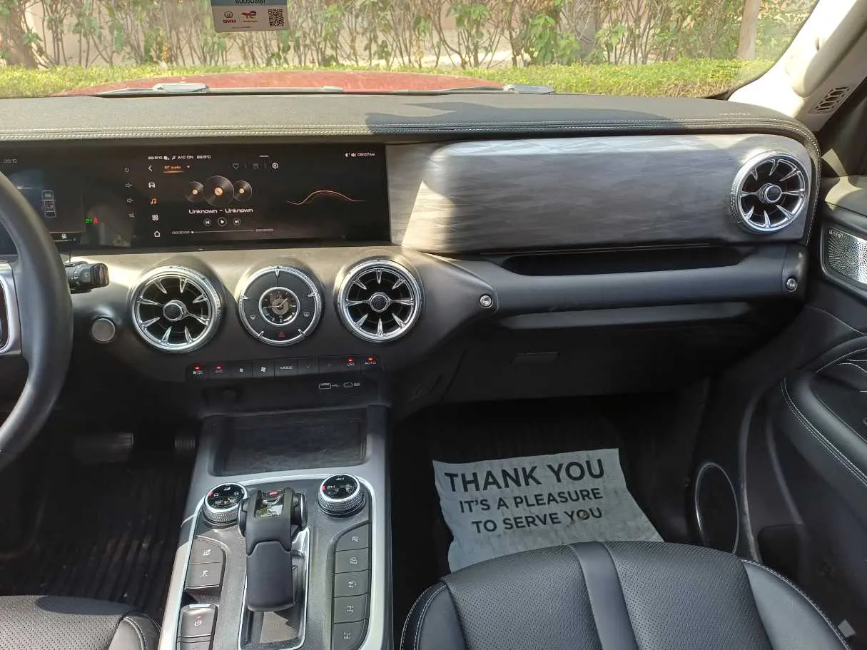Car image 16
