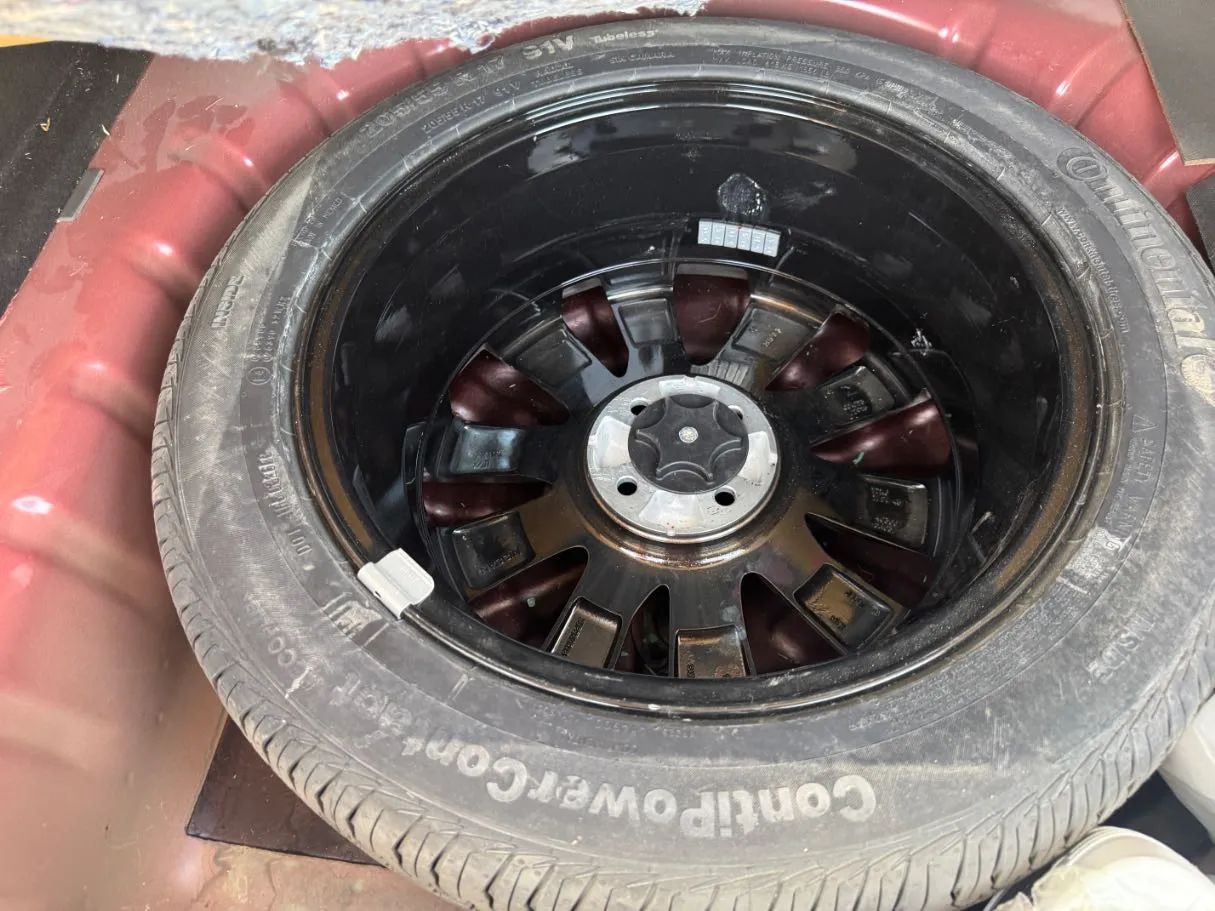 Car image 23