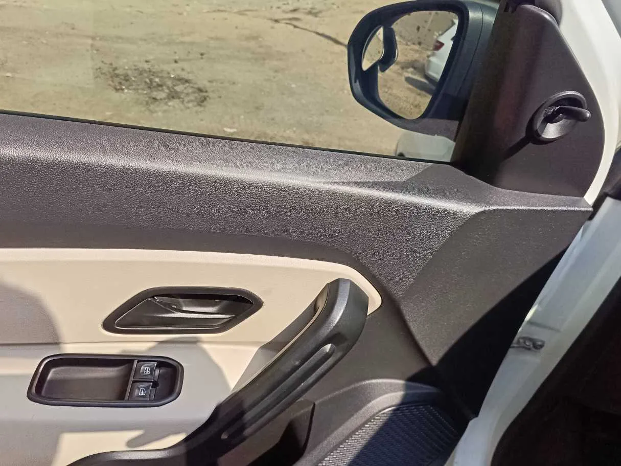 Car image 29