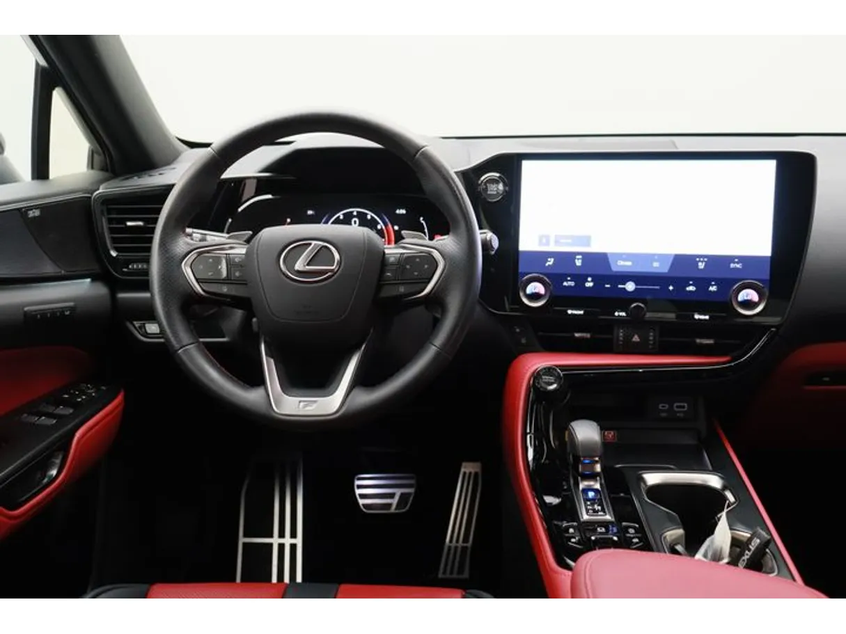 Car image 15