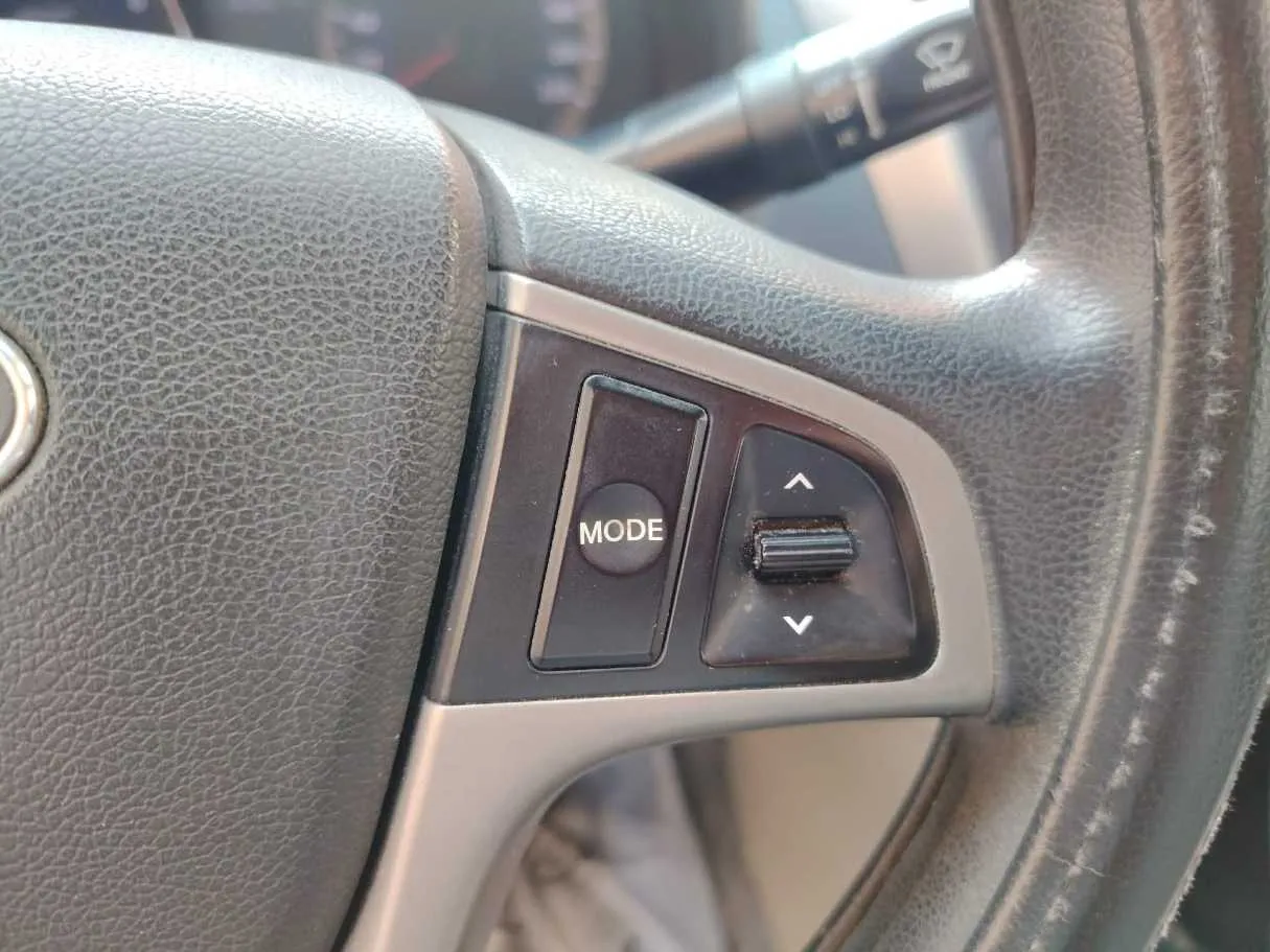 Car image 37