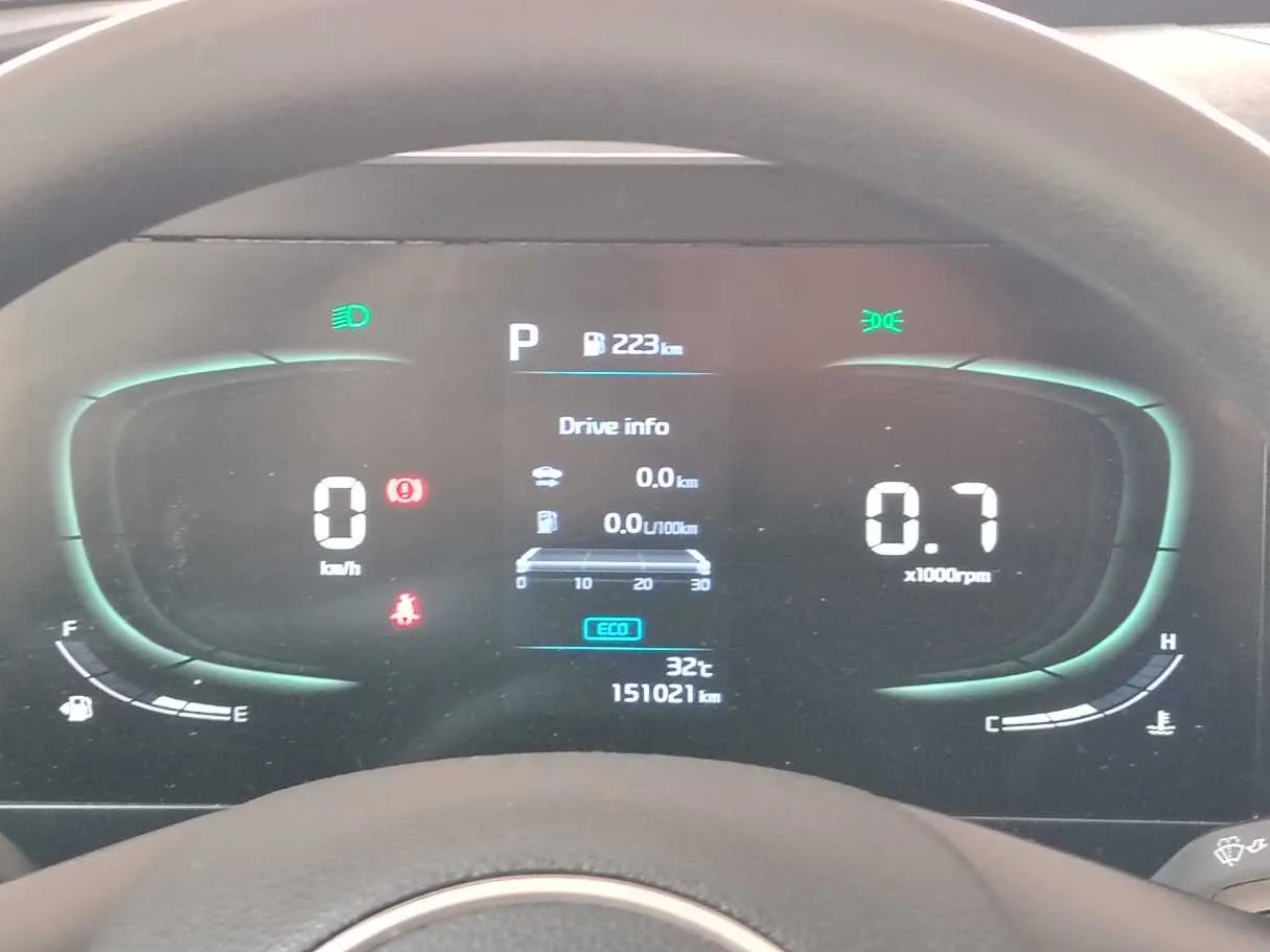Car image 28