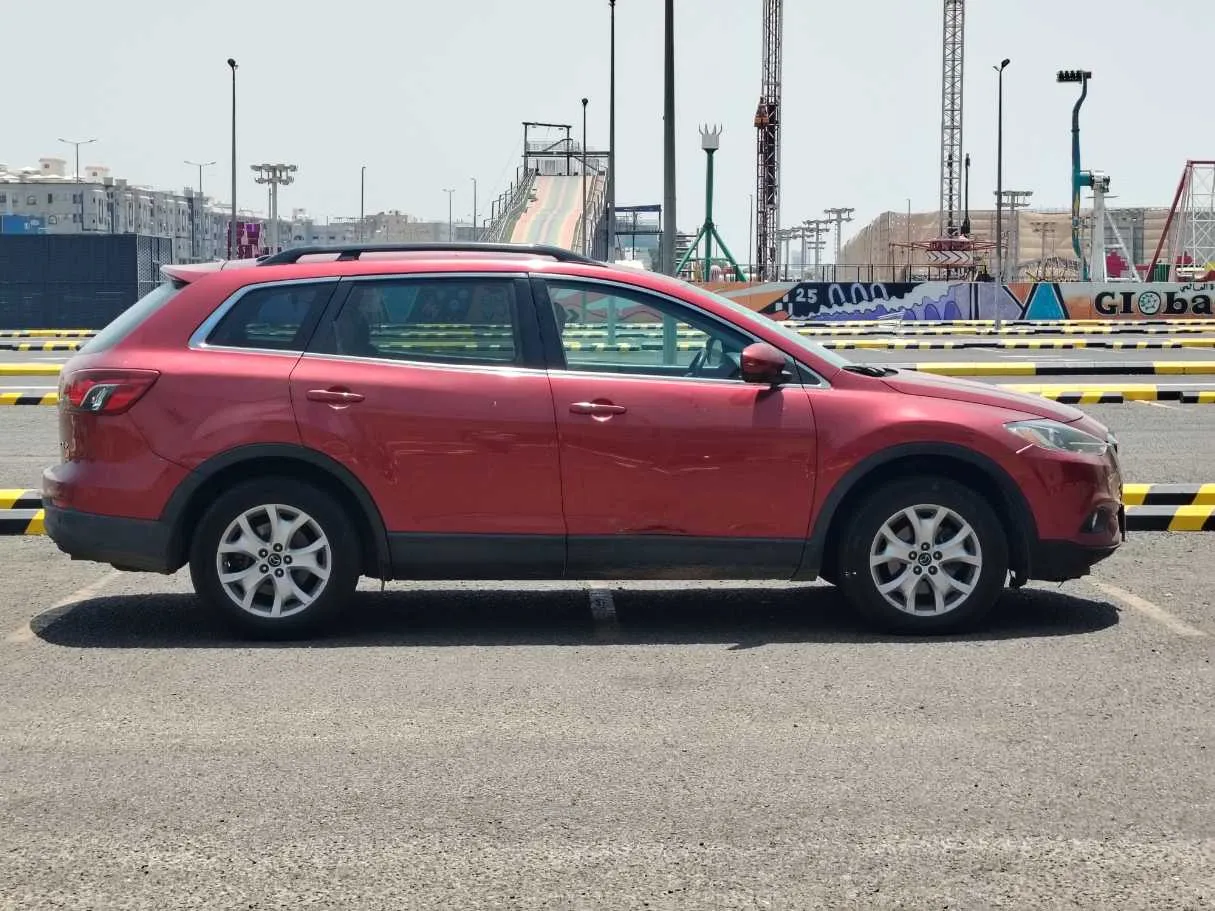 Car image 4