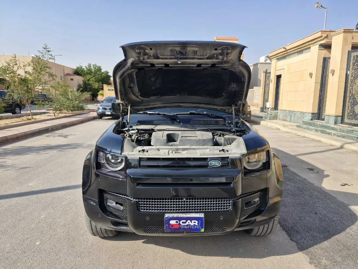 Car image 25