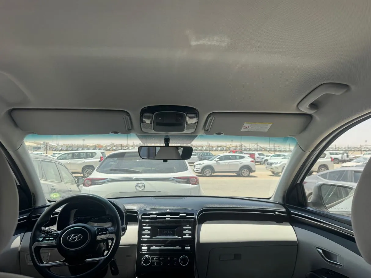 Car image 11