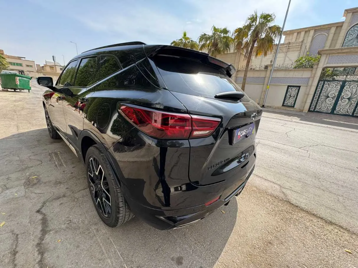 Car image 7