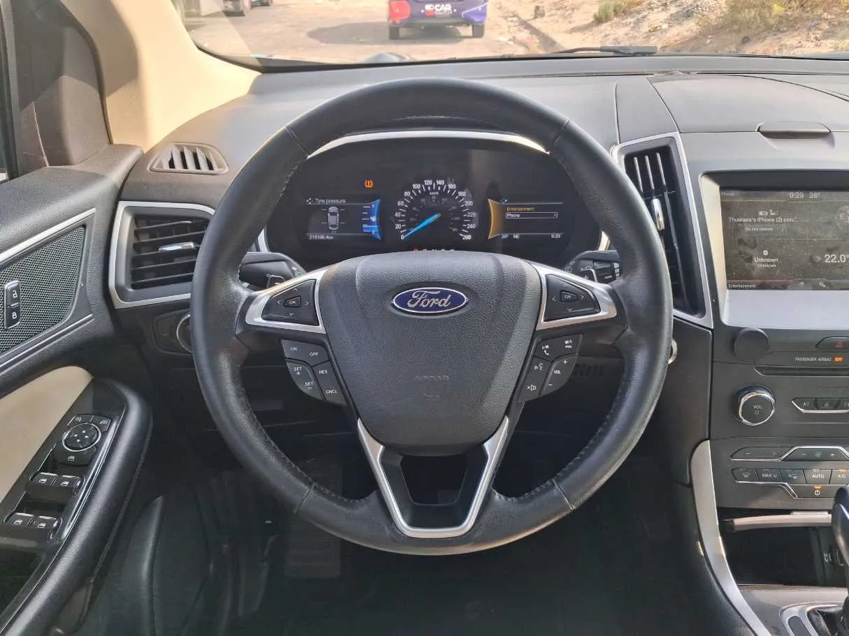 Car image 17