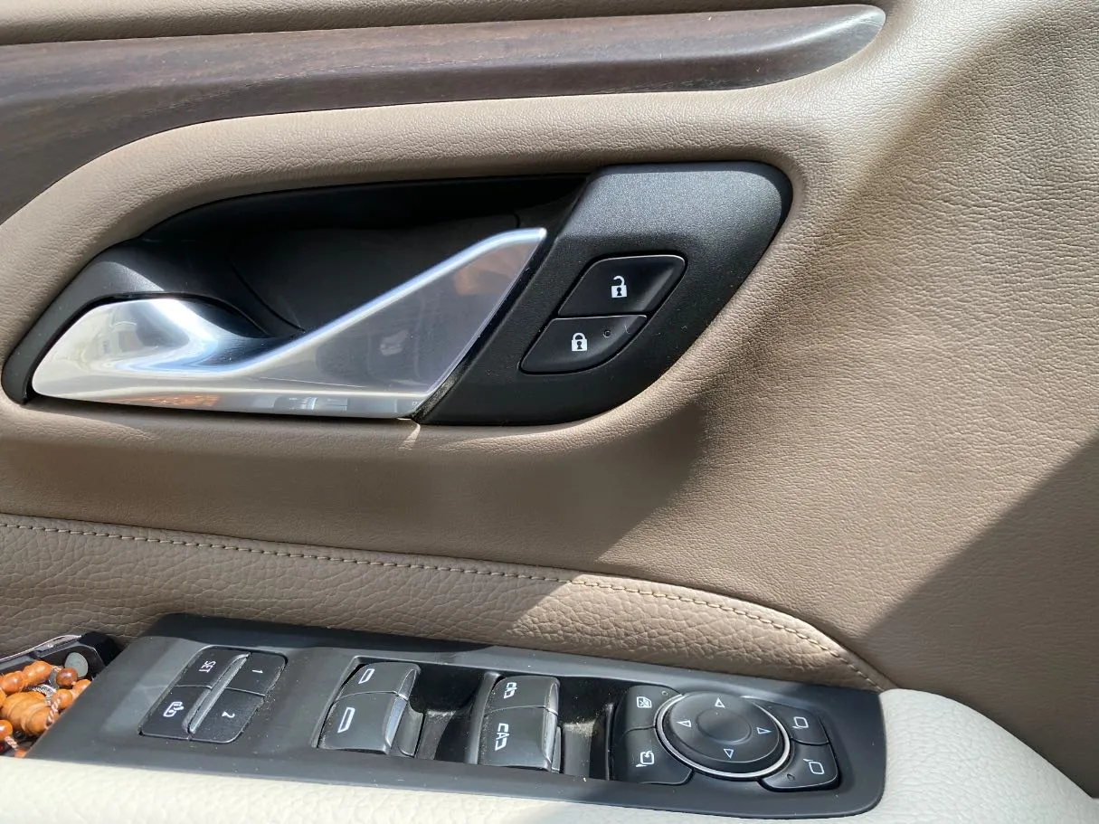 Car image 27
