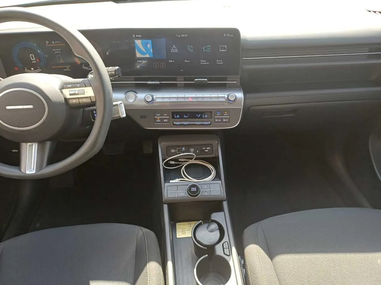 Car image 14