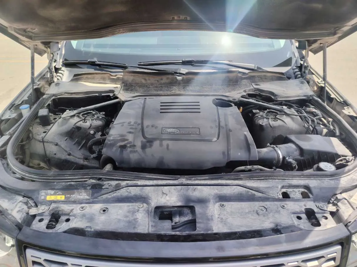 Car image 30