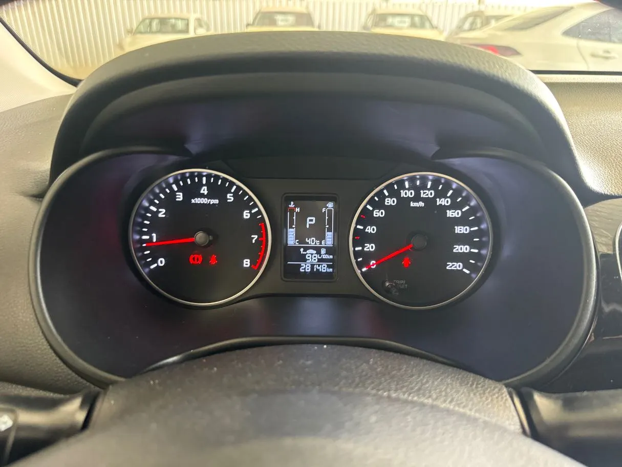 Car image 10