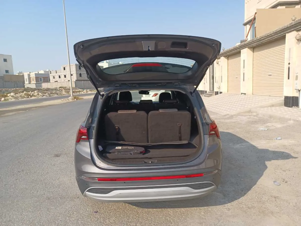 Car image 18