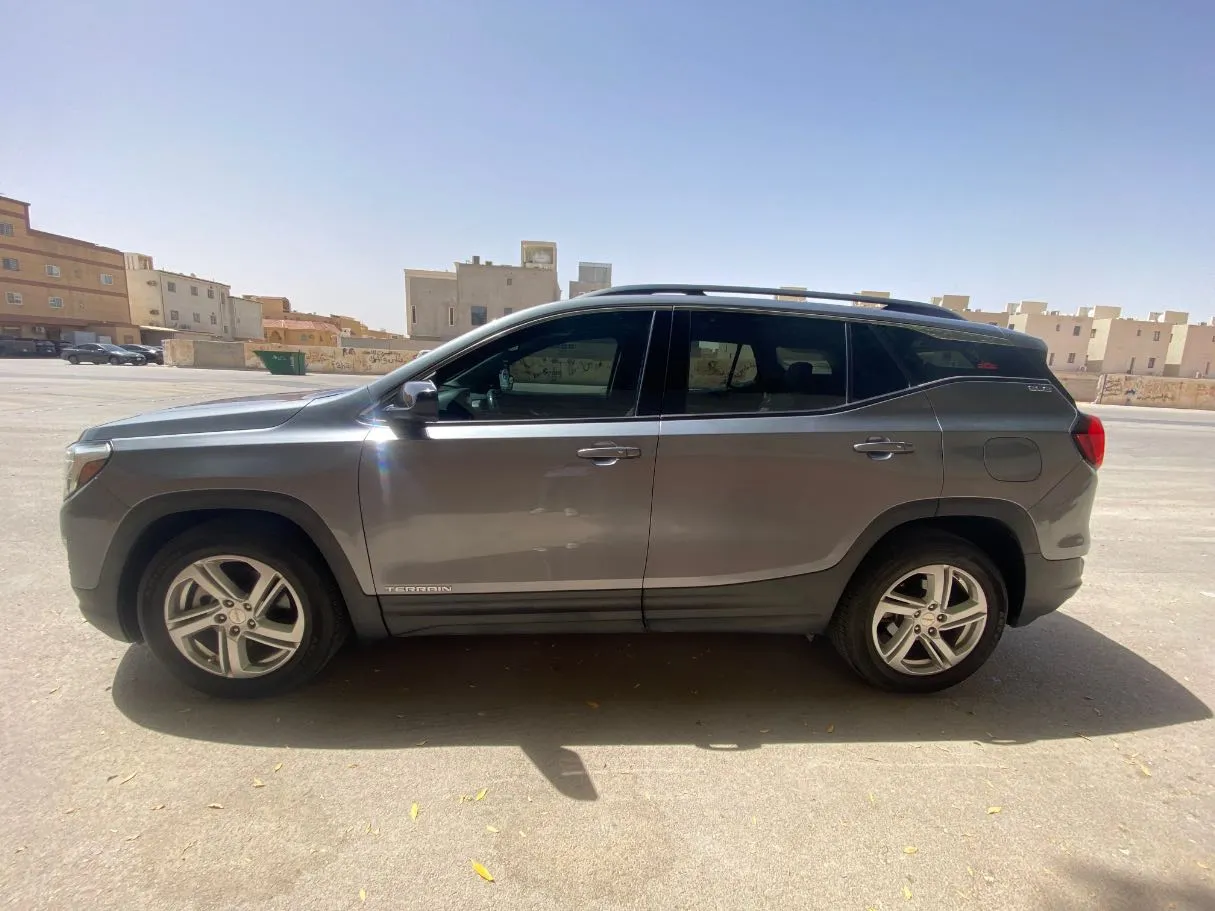 Car image 8