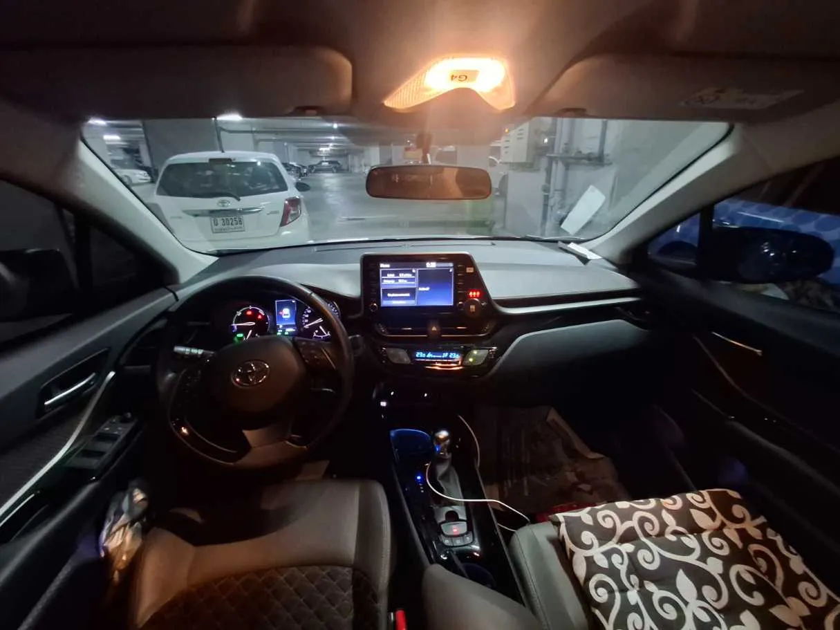 Car image 17
