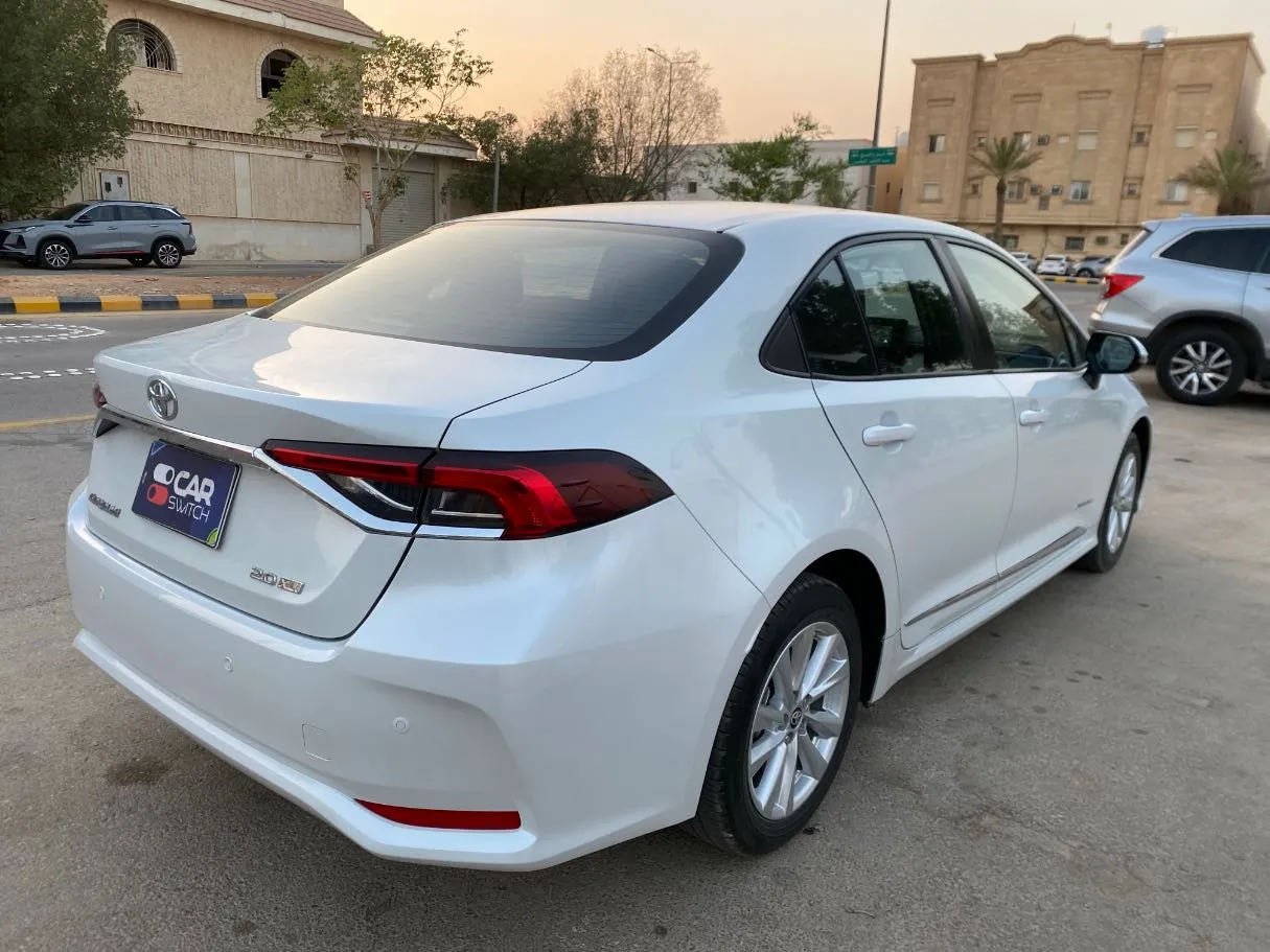Car image 5