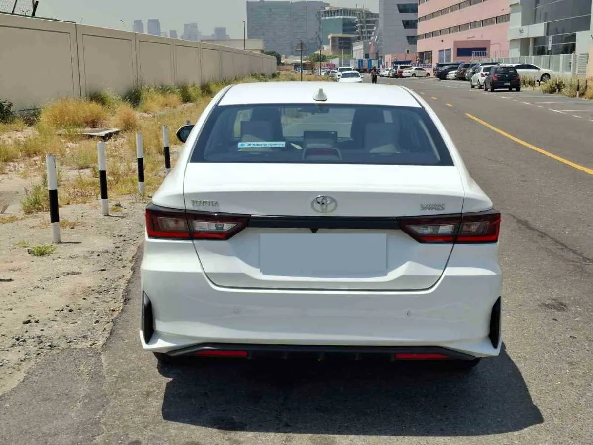 Car image 5