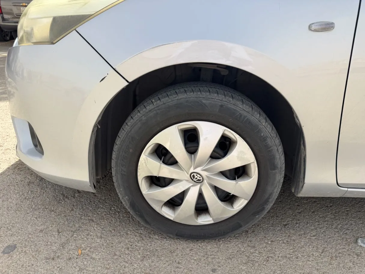 Car image 9
