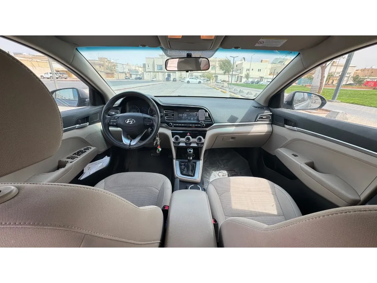 Car image 15