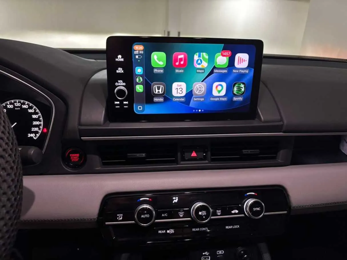 Car image 18