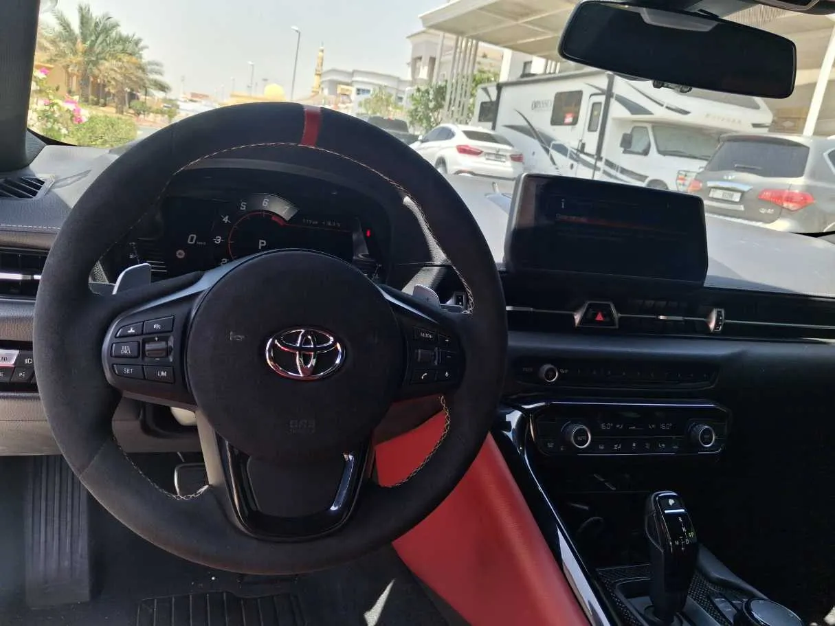 Car image 15