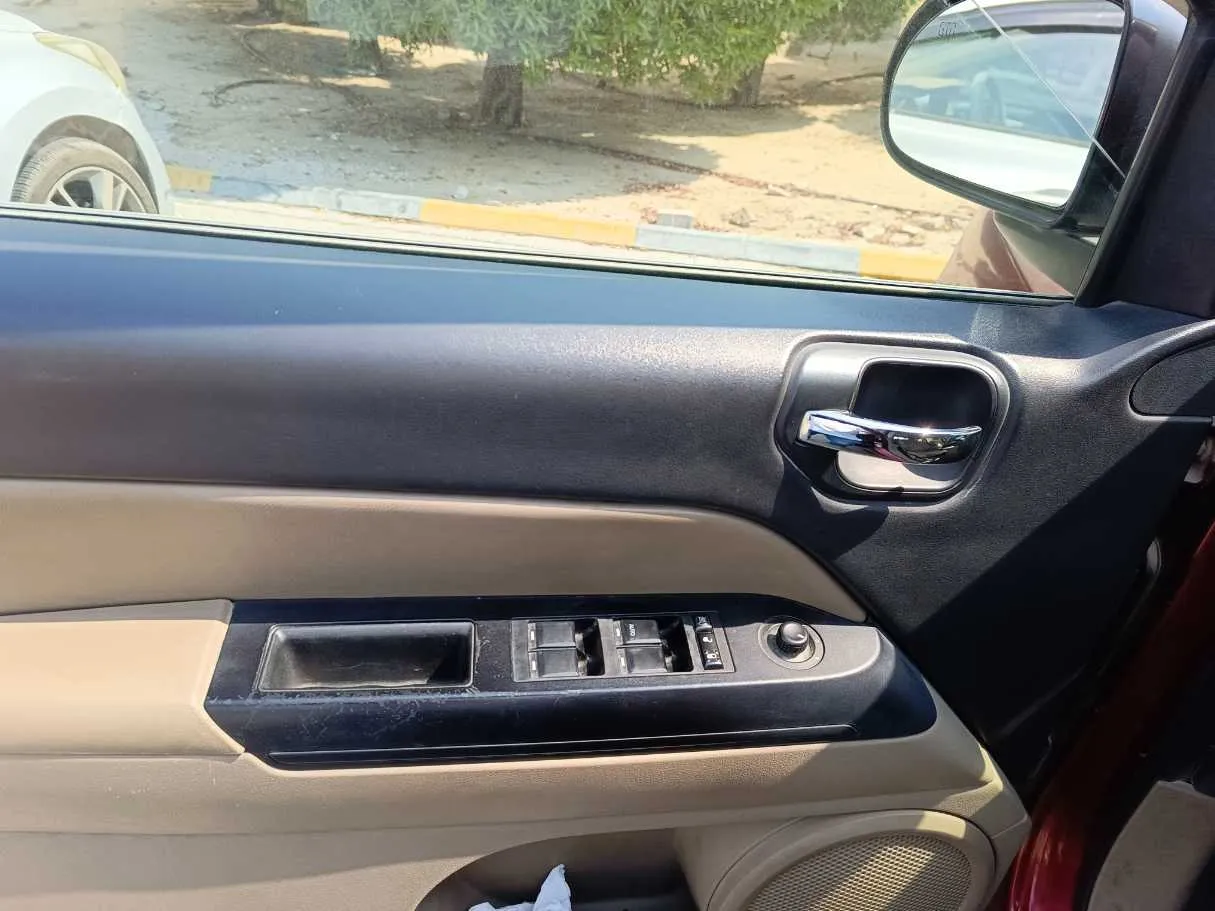 Car image 29