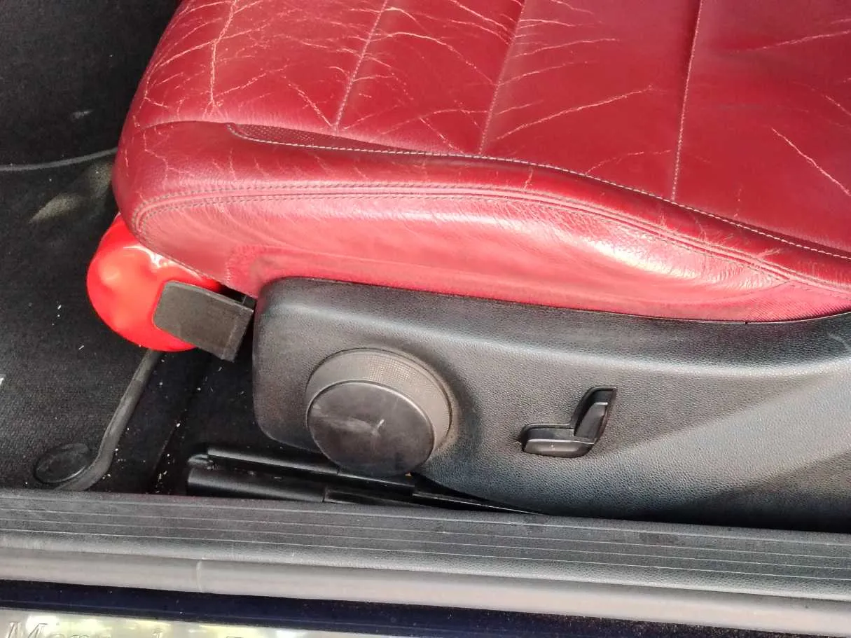 Car image 20