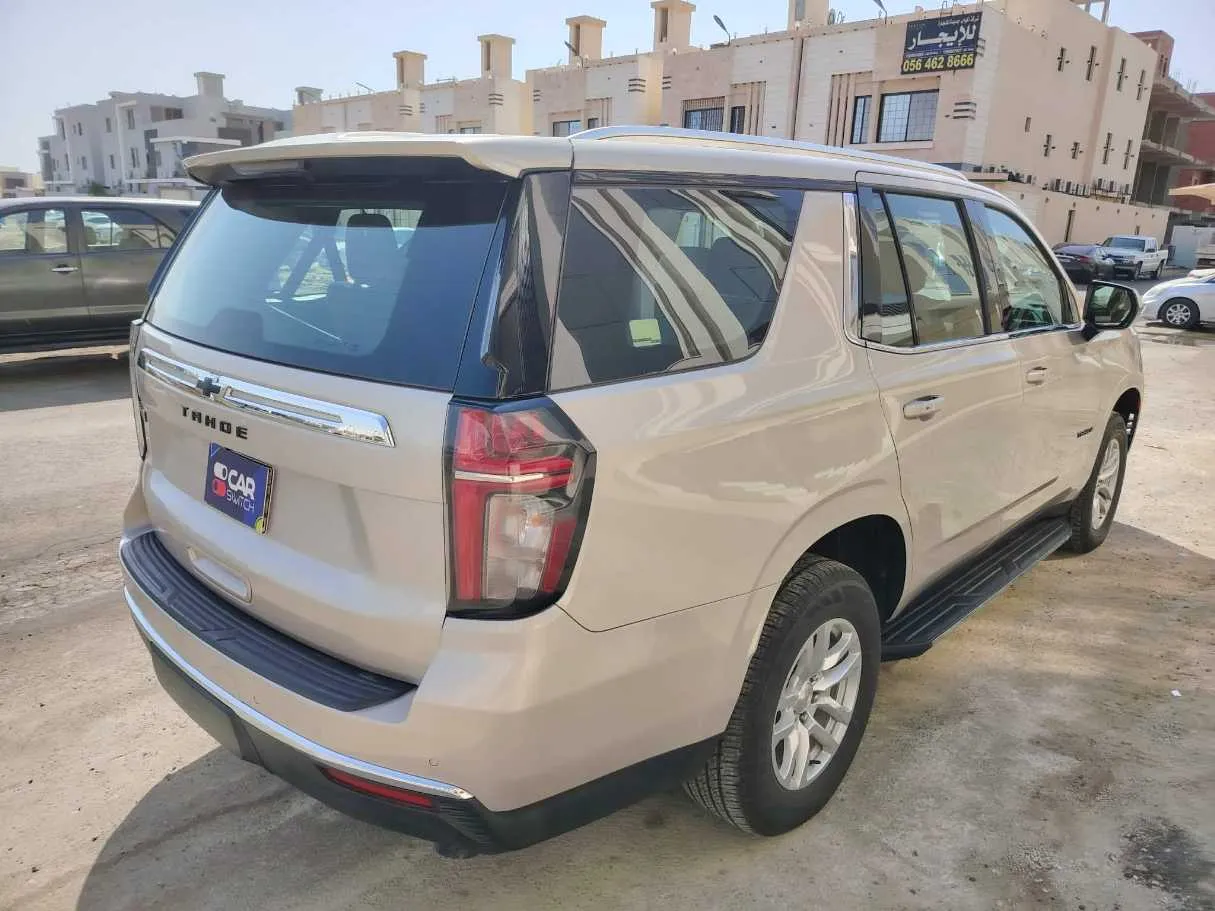 Car image 5