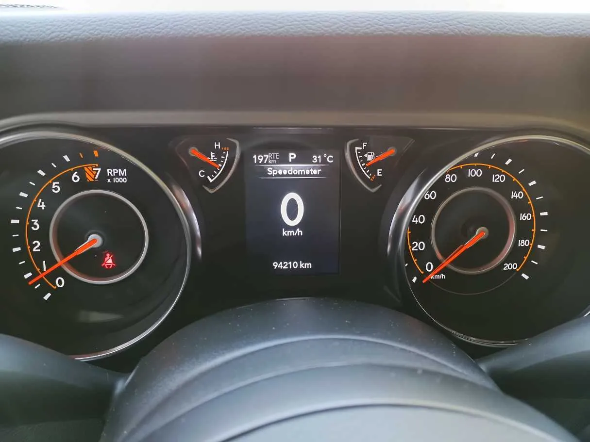 Car image 18