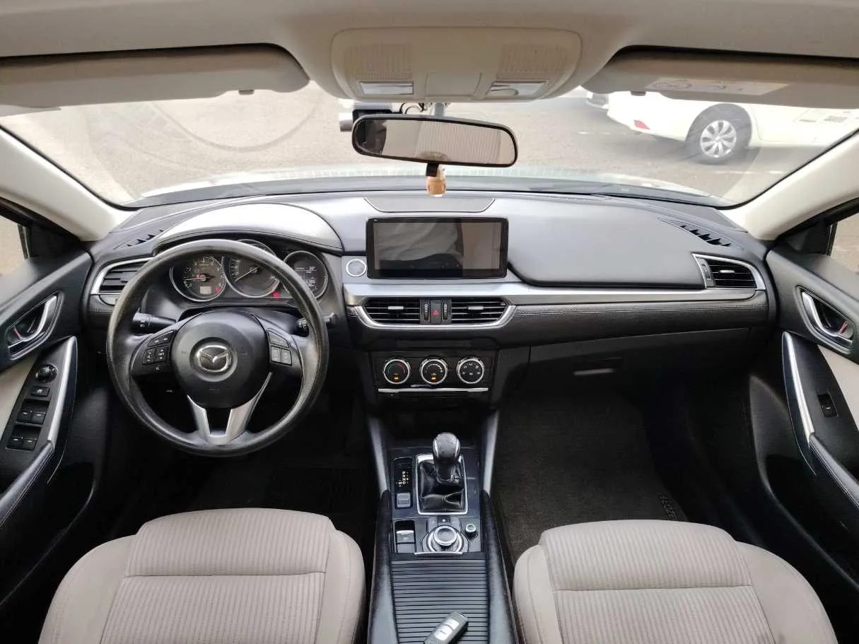 Car image 17