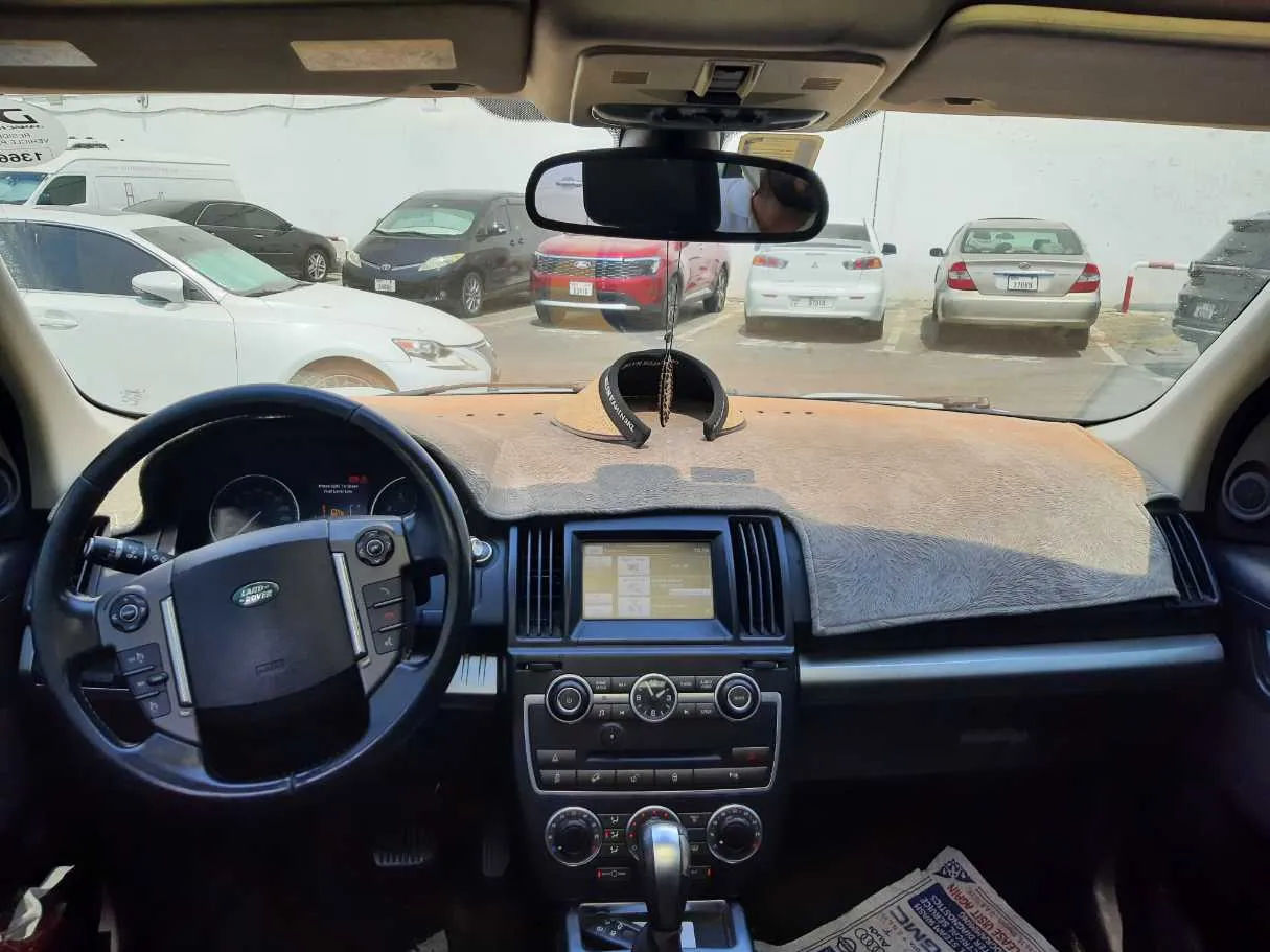Car image 15