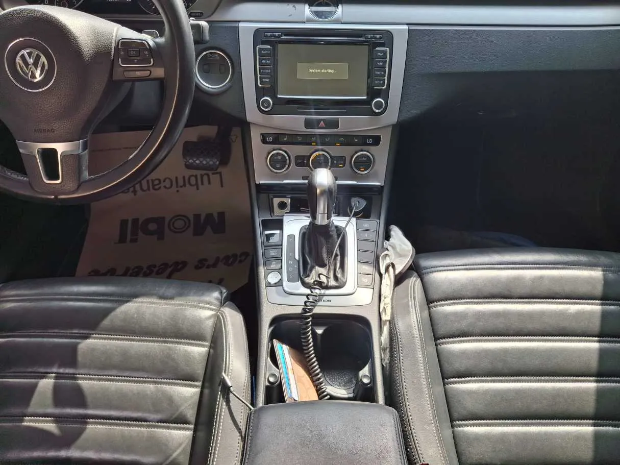 Car image 15