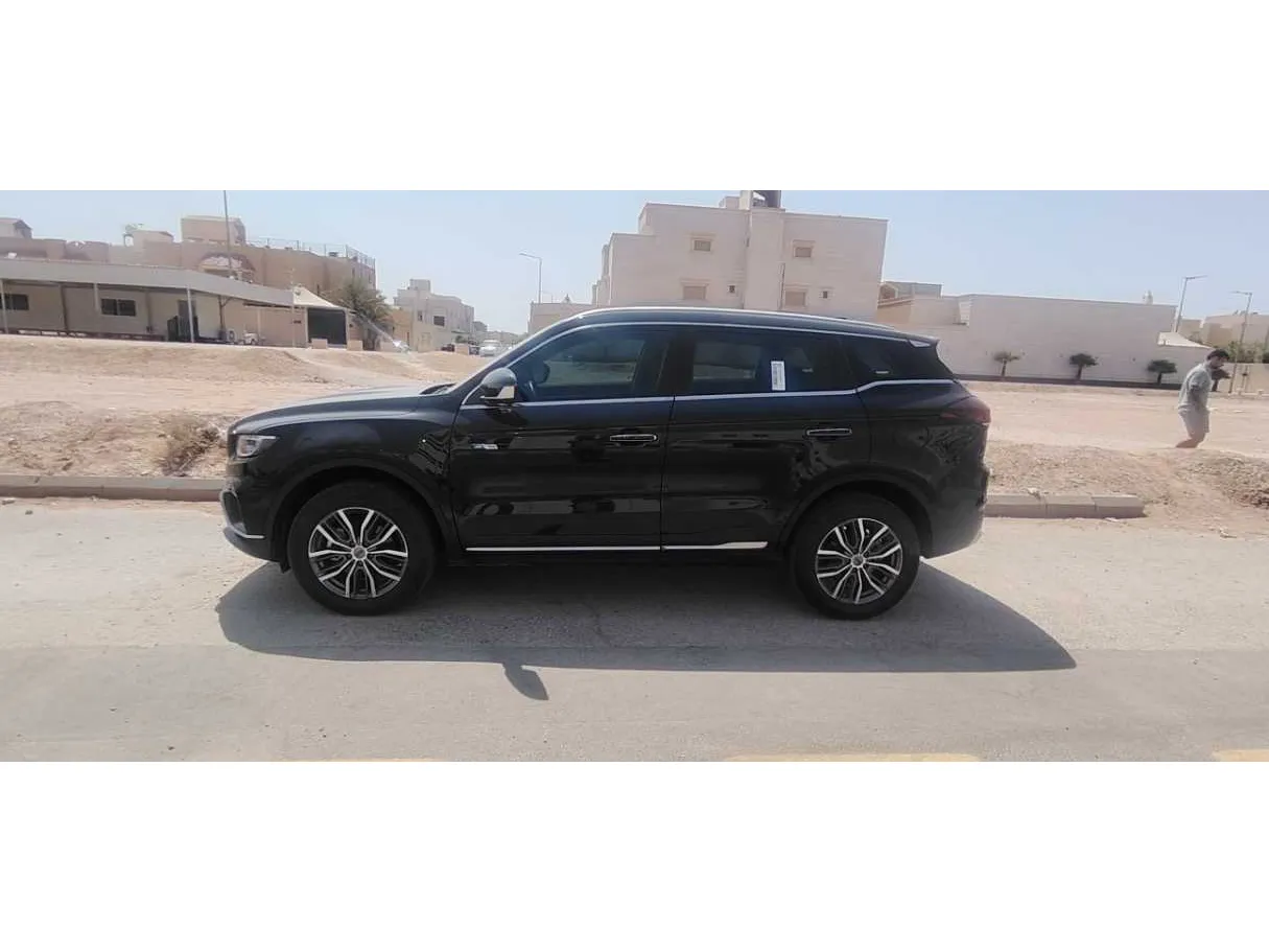 Car image 8
