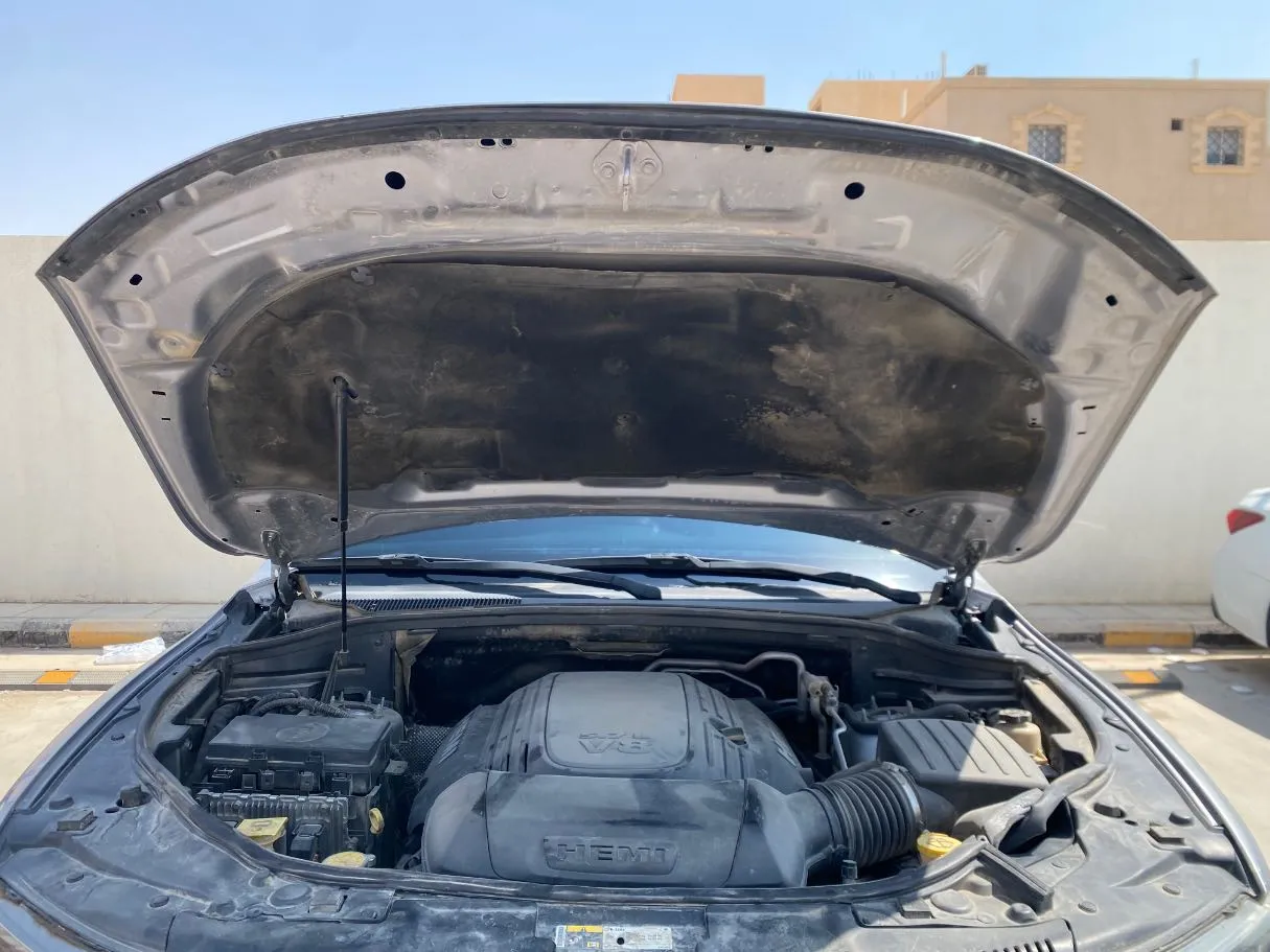 Car image 24