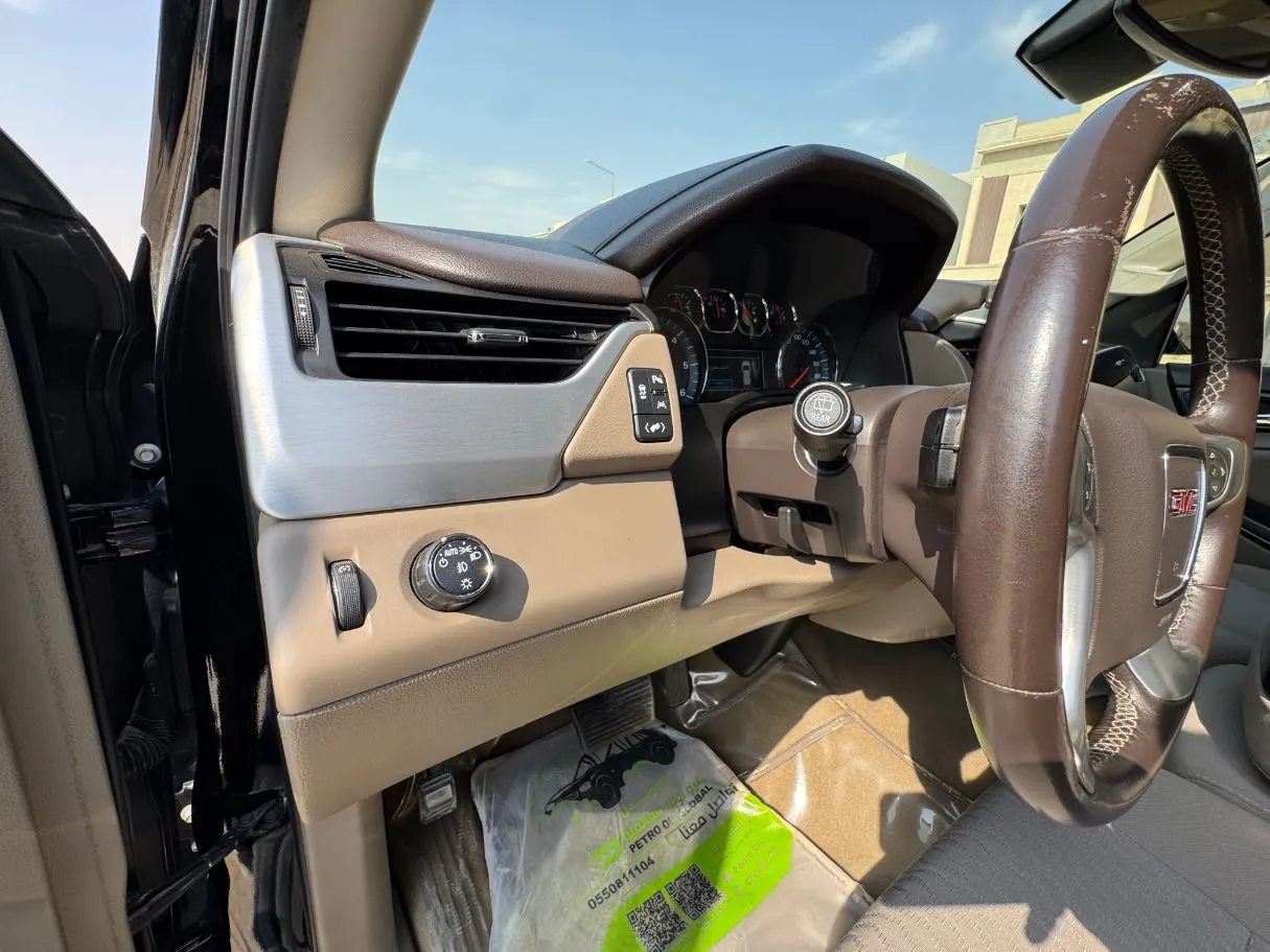 Car image 24