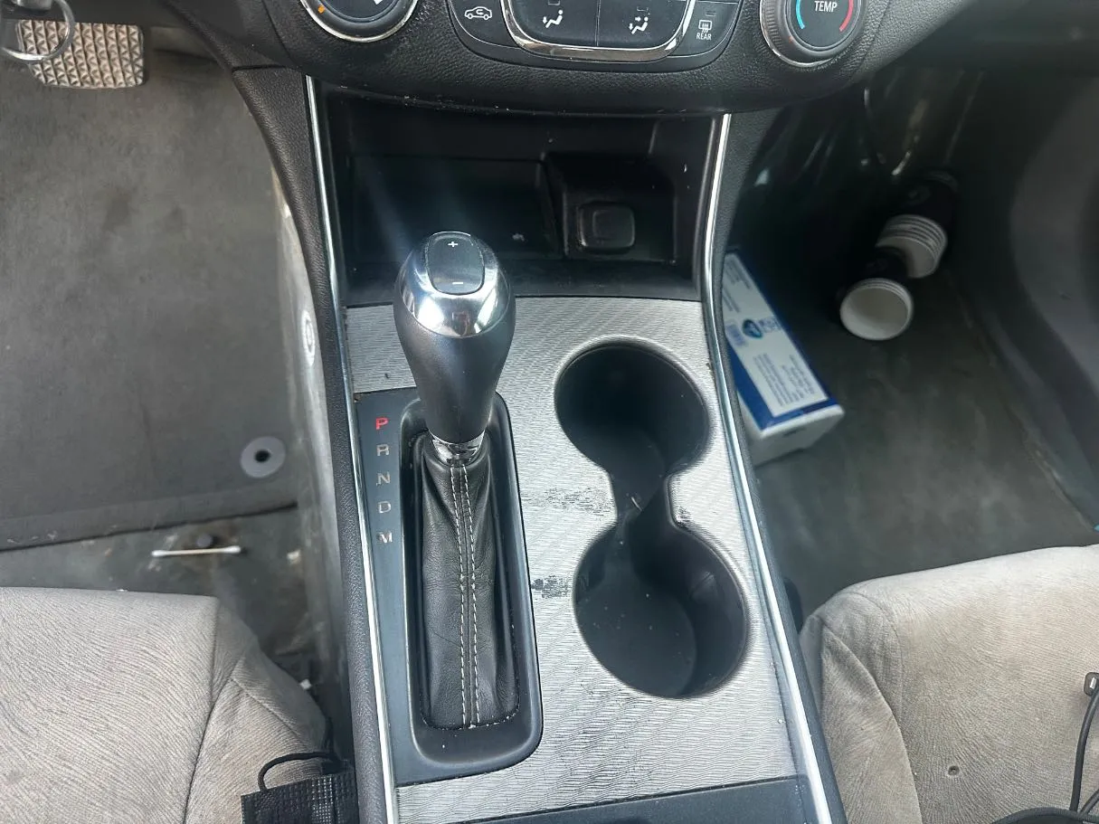 Car image 17