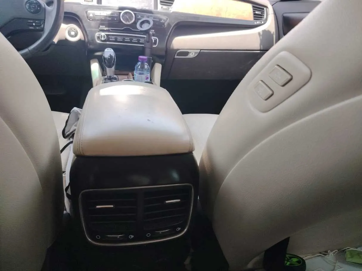 Car image 23
