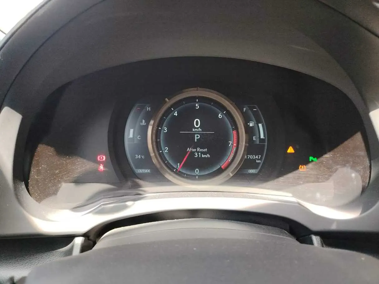 Car image 29