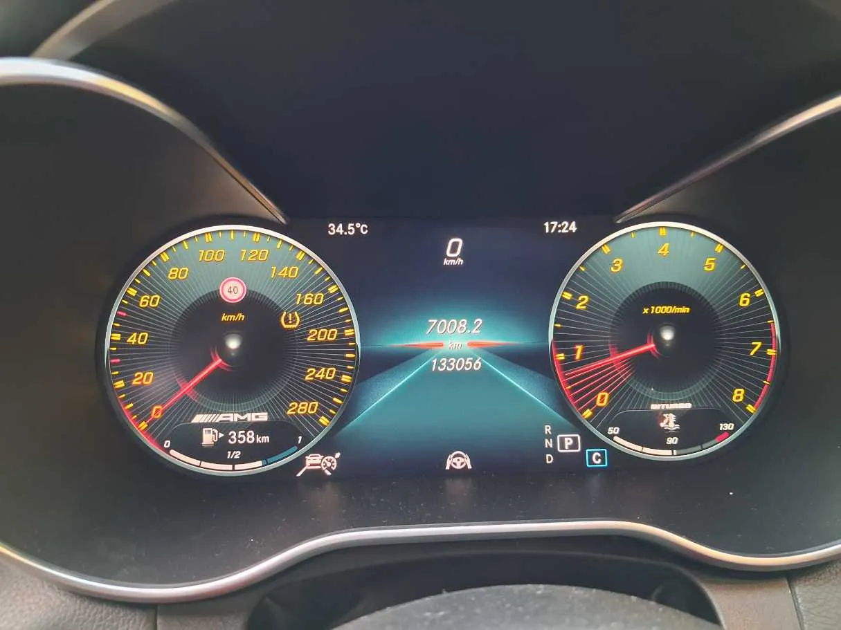 Car image 21