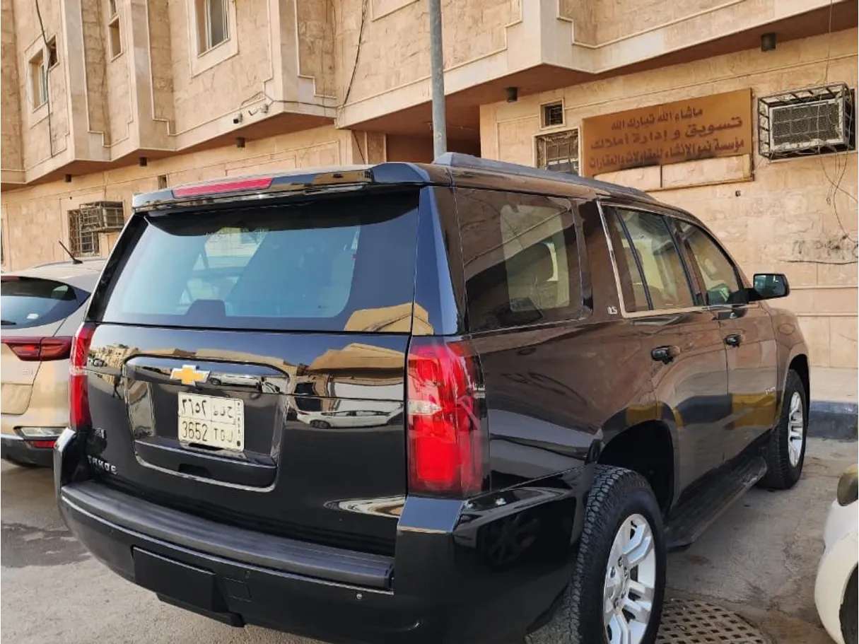 Car image 4