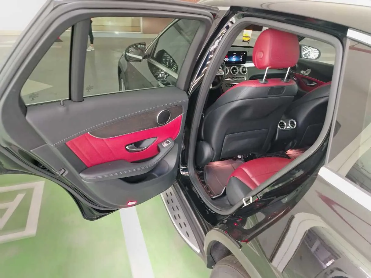 Car image 15
