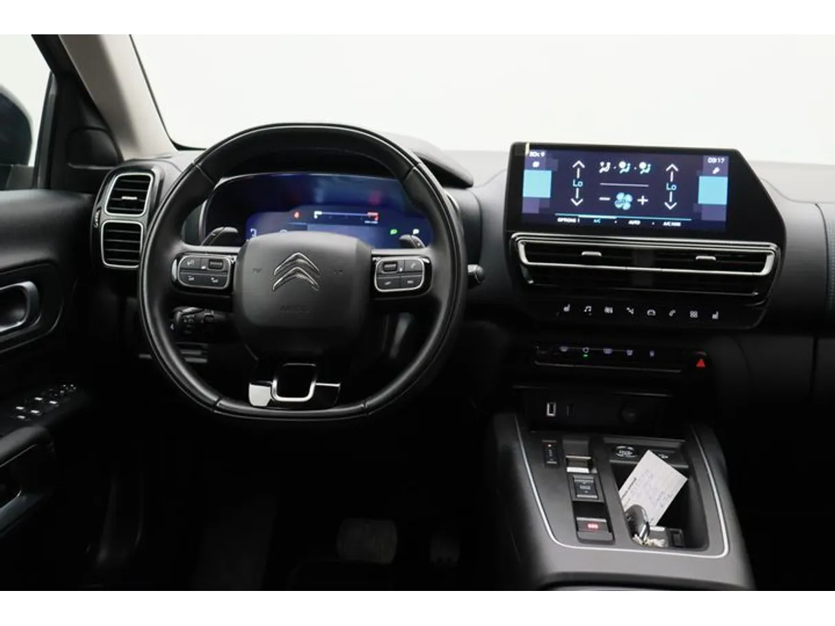 Car image 15