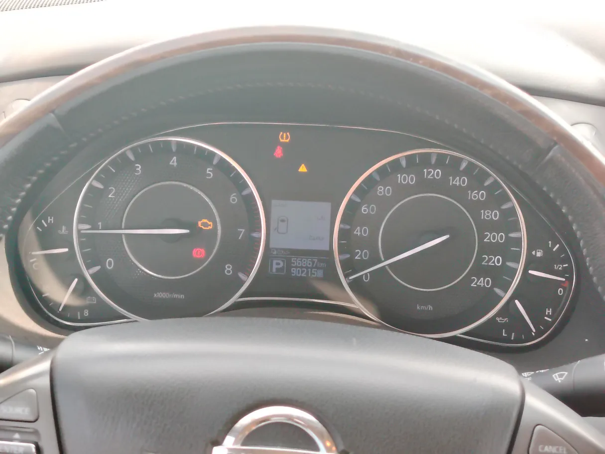 Car image 25
