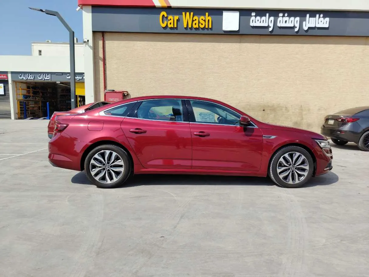Car image 4