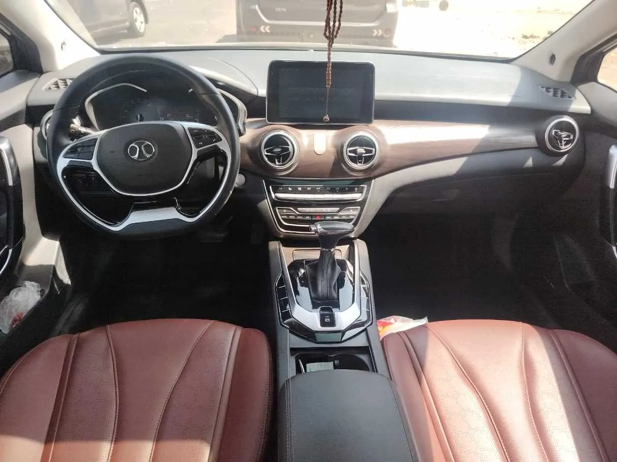 Car image 21