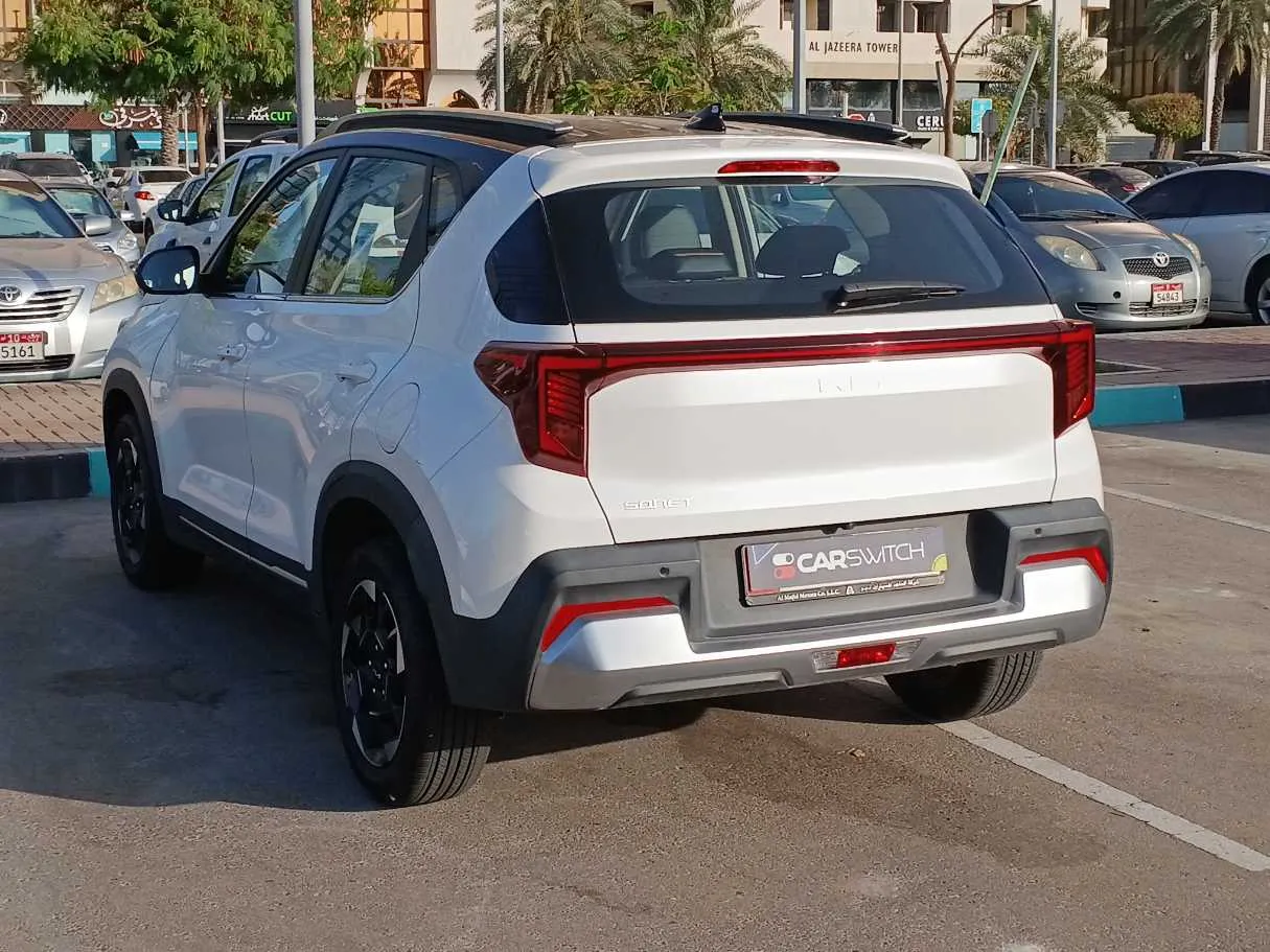 Car image 5