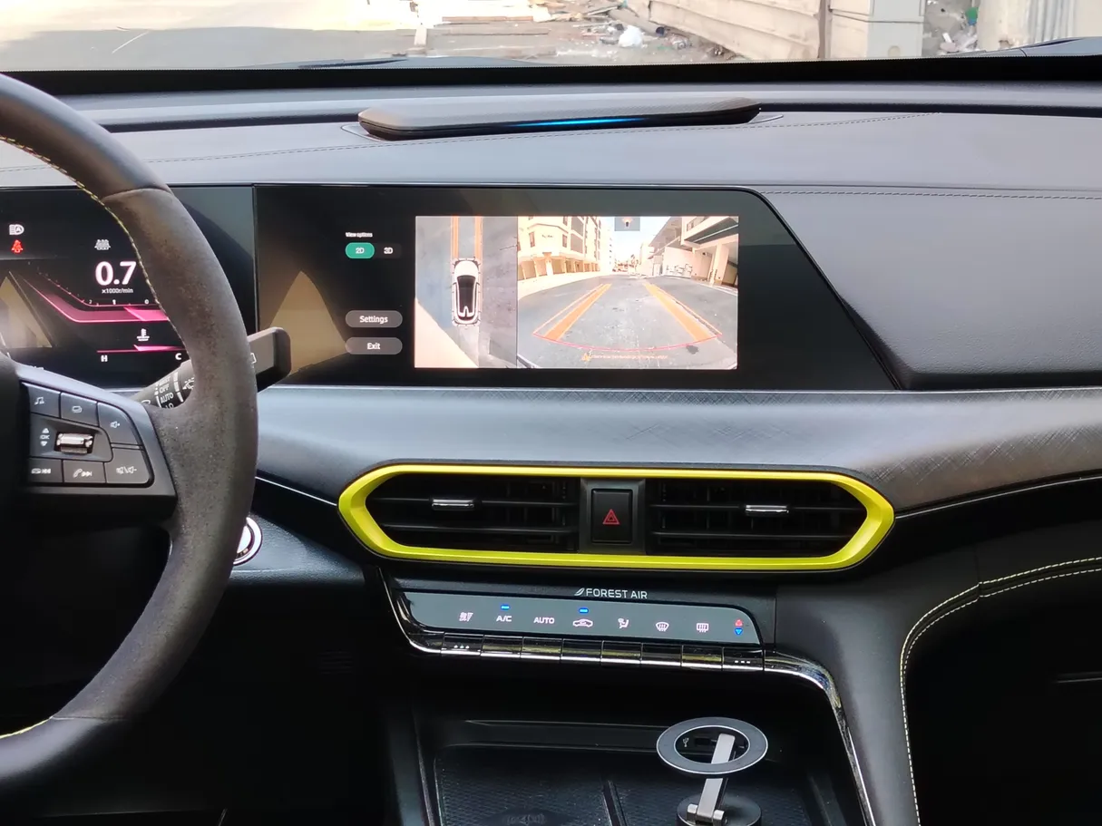 Car image 26